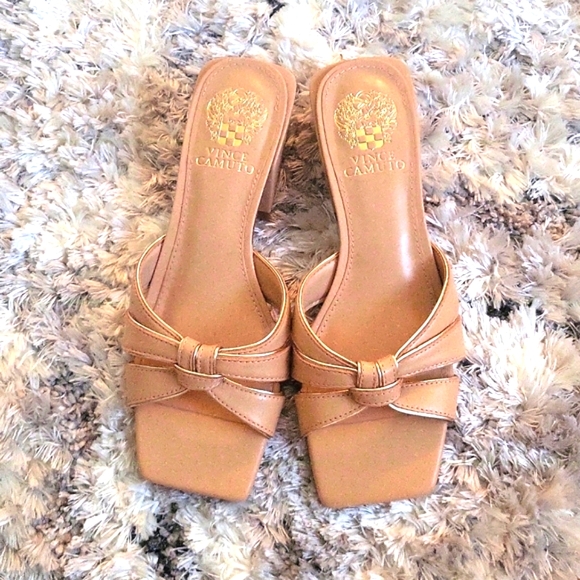 Vince Camuto sandals - Picture 2 of 5